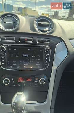Седан Ford Mondeo 2011 в 