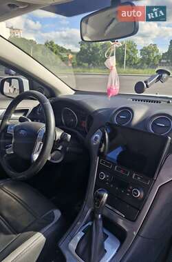 Ліфтбек Ford Mondeo 2013 в  фото 4 Ліфтбек Ford Mondeo 2013 в