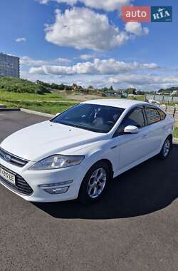Ліфтбек Ford Mondeo 2013 в  Ліфтбек Ford Mondeo 2013 в