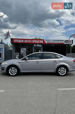 Седан Ford Mondeo 2010 в 