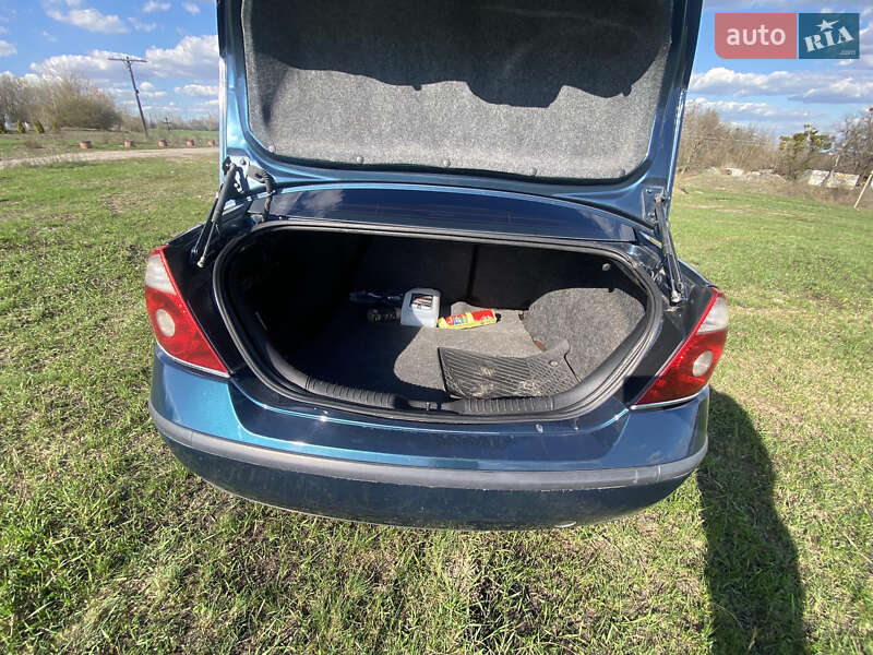 Седан Ford Mondeo 2005 в Киеве