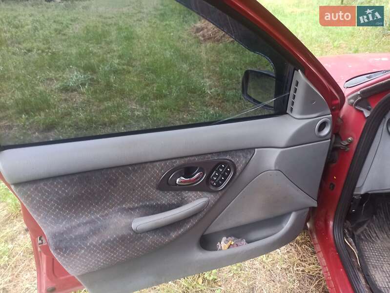 Лифтбек Ford Mondeo 1993 в Полтаве фото 9 Лифтбек Ford Mondeo 1993 в Полтаве