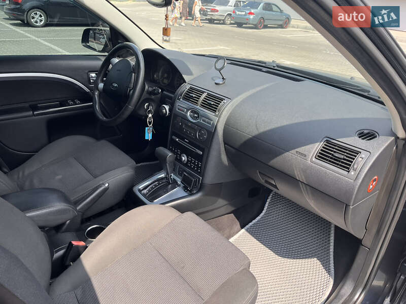 Лифтбек Ford Mondeo 2005 в Одессе