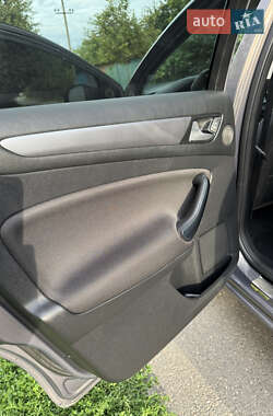 Лифтбек Ford Mondeo 2013 в 