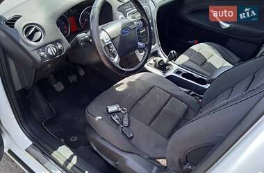 Седан Ford Mondeo 2012 в 