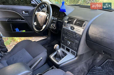 Седан Ford Mondeo 2005 в 