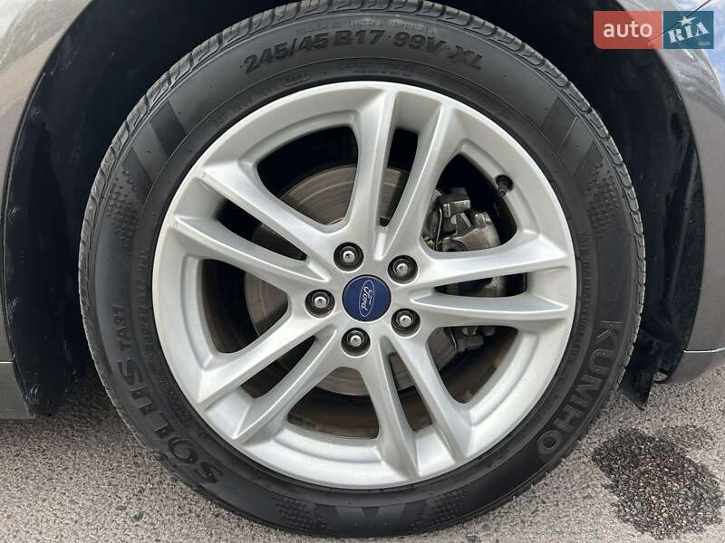Седан Ford Mondeo 2016 в Луцке