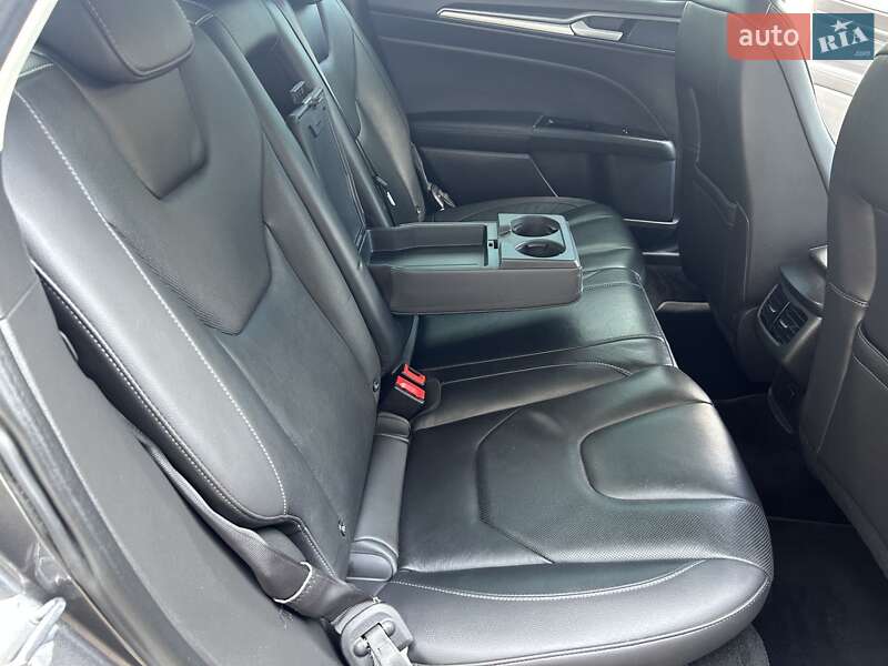 Седан Ford Mondeo 2016 в Луцке
