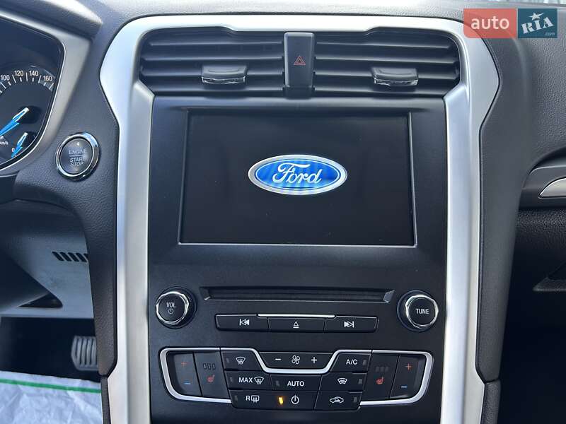 Седан Ford Mondeo 2016 в Луцке