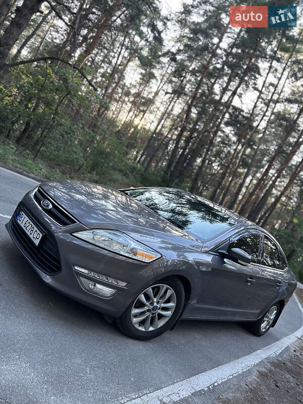 Седан Ford Mondeo 2012 в Полтаве