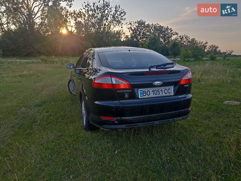 Лифтбек Ford Mondeo 2009 в Почаеве