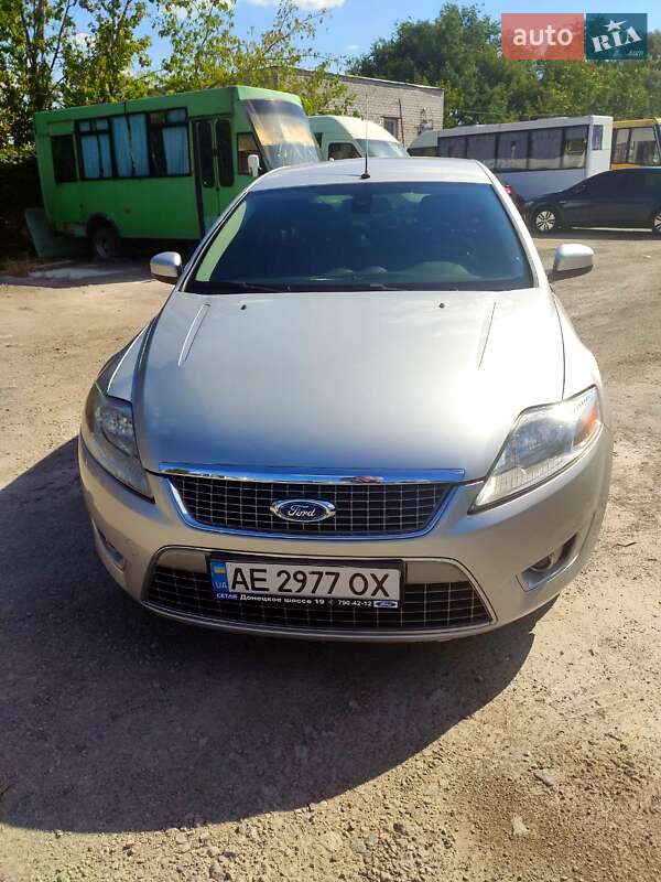 Седан Ford Mondeo 2010 в 