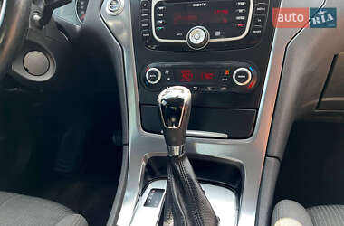 Седан Ford Mondeo 2011 в 