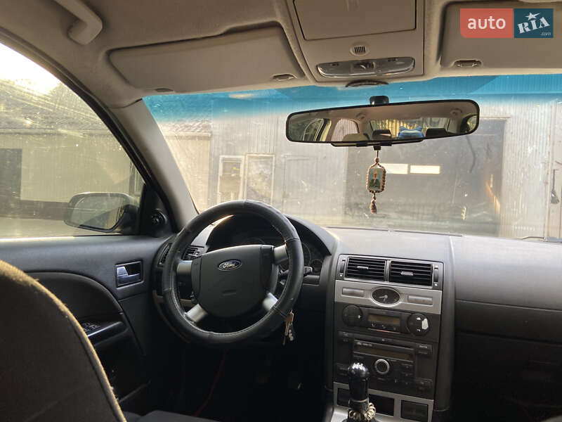 Седан Ford Mondeo 2005 в Снигиревке