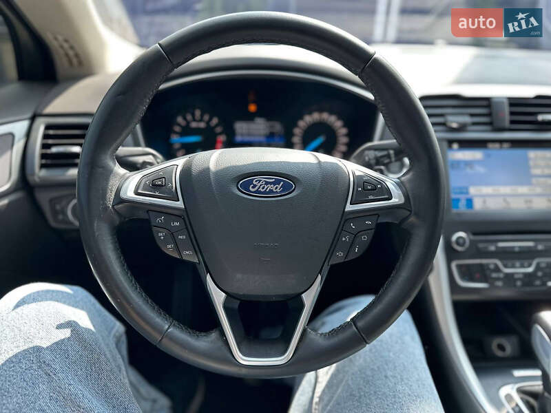 Седан Ford Mondeo 2016 в Львове