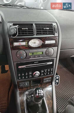 Седан Ford Mondeo 2005 в 