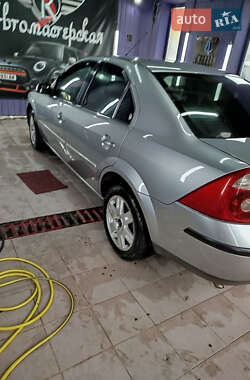 Седан Ford Mondeo 2005 в 