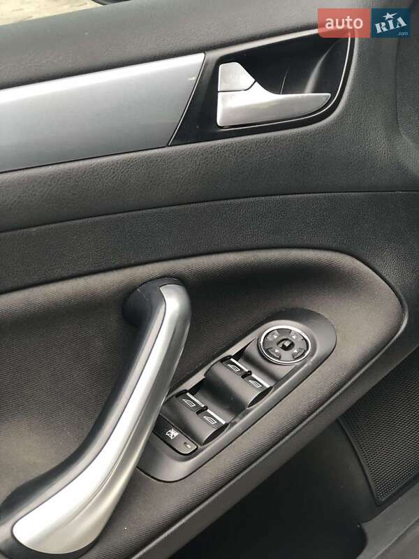 Седан Ford Mondeo 2012 в Дубно