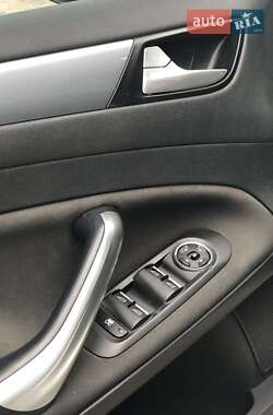 Седан Ford Mondeo 2012 в 