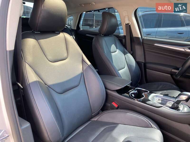 Седан Ford Mondeo 2017 в Львове фото 27 Седан Ford Mondeo 2017 в Львове