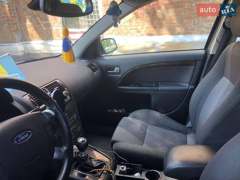 Лифтбек Ford Mondeo 2006 в Конотопе