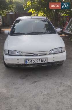 Лифтбек Ford Mondeo 1995 в Брусилове