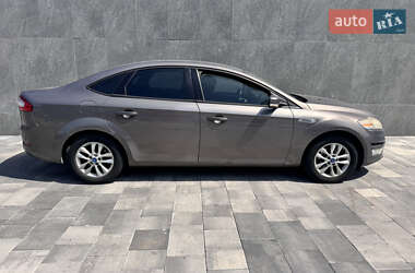 Седан Ford Mondeo 2011 в 