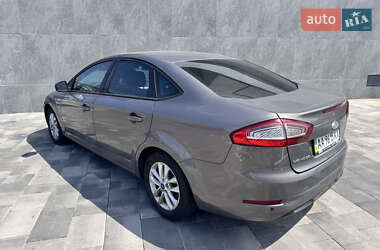Седан Ford Mondeo 2011 в 