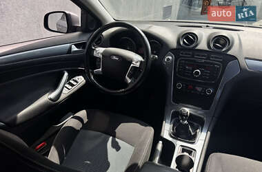 Седан Ford Mondeo 2011 в 