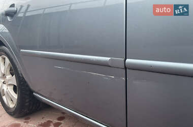 Лифтбек Ford Mondeo 2001 в 