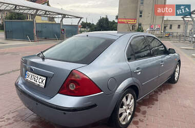 Лифтбек Ford Mondeo 2001 в 