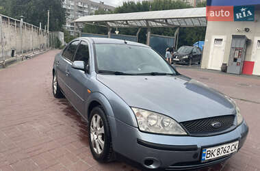 Лифтбек Ford Mondeo 2001 в 