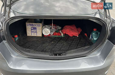 Седан Ford Mondeo 2012 в 