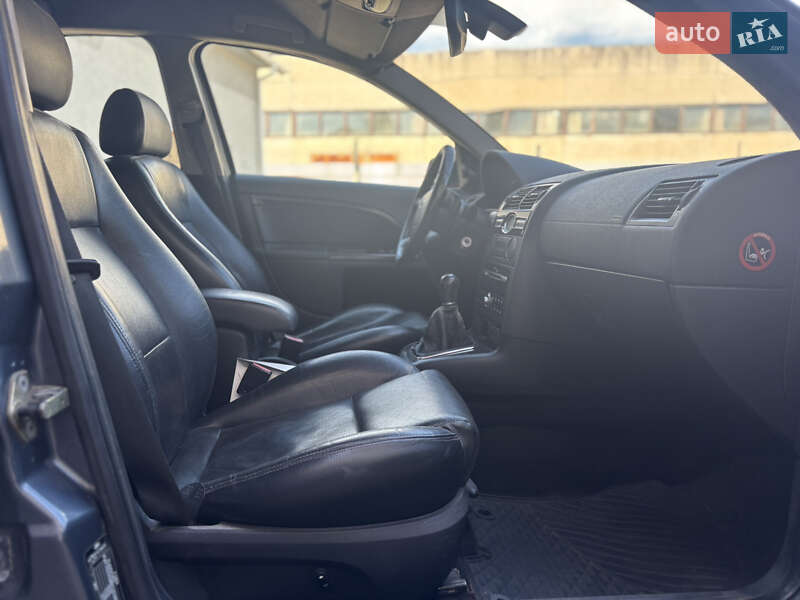 Ліфтбек Ford Mondeo 2003 в Трускавці фото 16 Ліфтбек Ford Mondeo 2003 в Трускавці