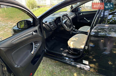 Седан Ford Mondeo 2013 в 