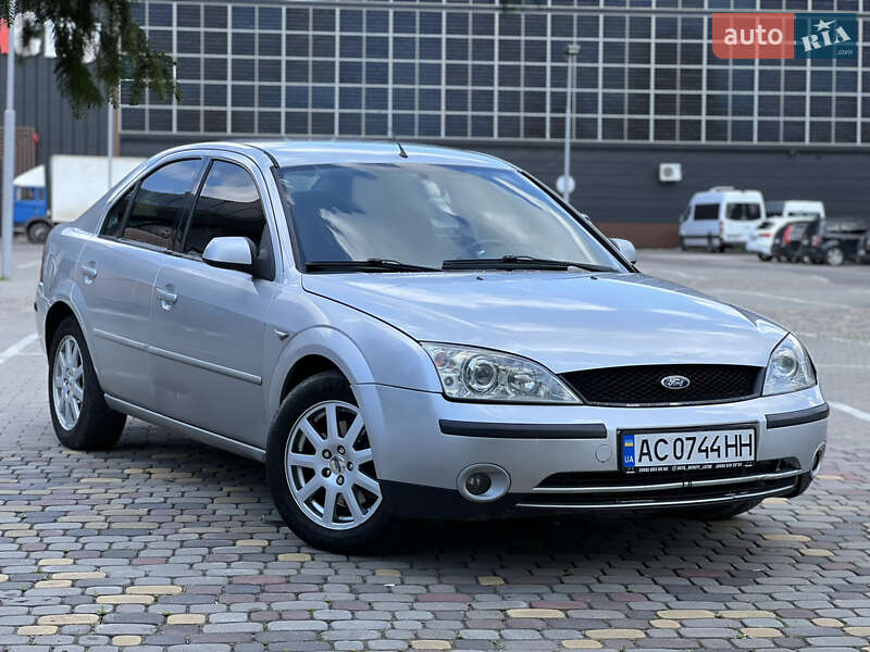 Лифтбек Ford Mondeo 2000 в Луцке