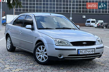 Лифтбек Ford Mondeo 2000 в 
