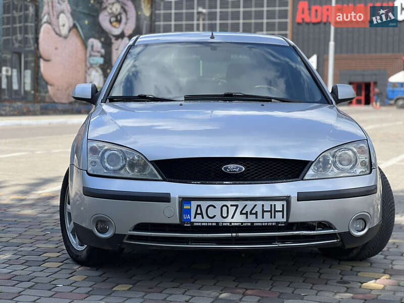Лифтбек Ford Mondeo 2000 в Луцке
