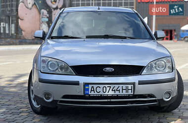 Лифтбек Ford Mondeo 2000 в 