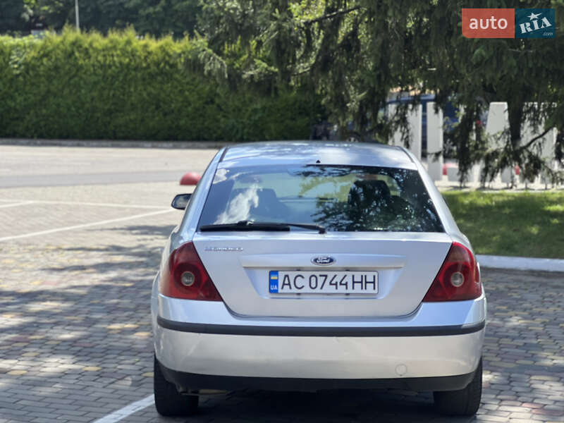 Лифтбек Ford Mondeo 2000 в Луцке