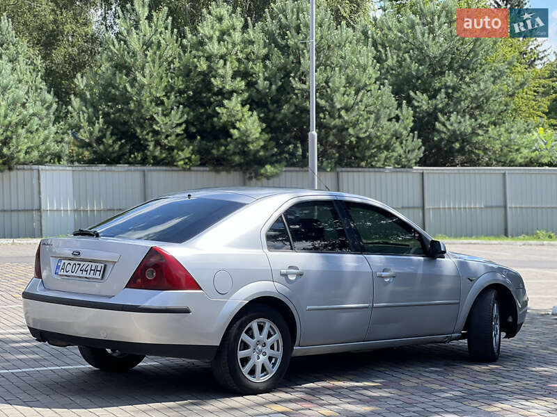 Лифтбек Ford Mondeo 2000 в Луцке