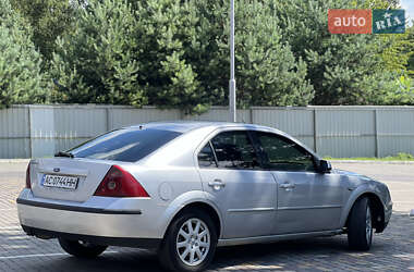Лифтбек Ford Mondeo 2000 в 