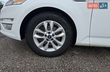 Седан Ford Mondeo 2012 в 