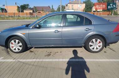 Лифтбек Ford Mondeo 2001 в 