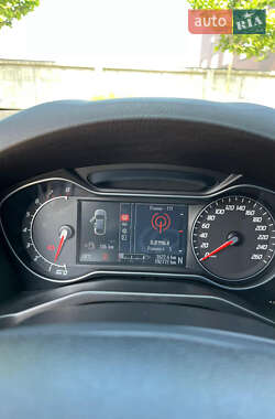 Седан Ford Mondeo 2011 в 