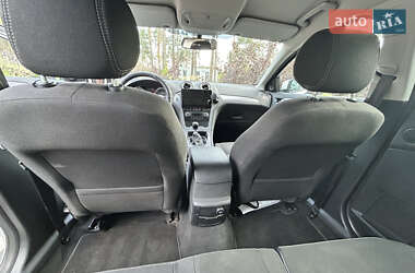 Седан Ford Mondeo 2012 в 