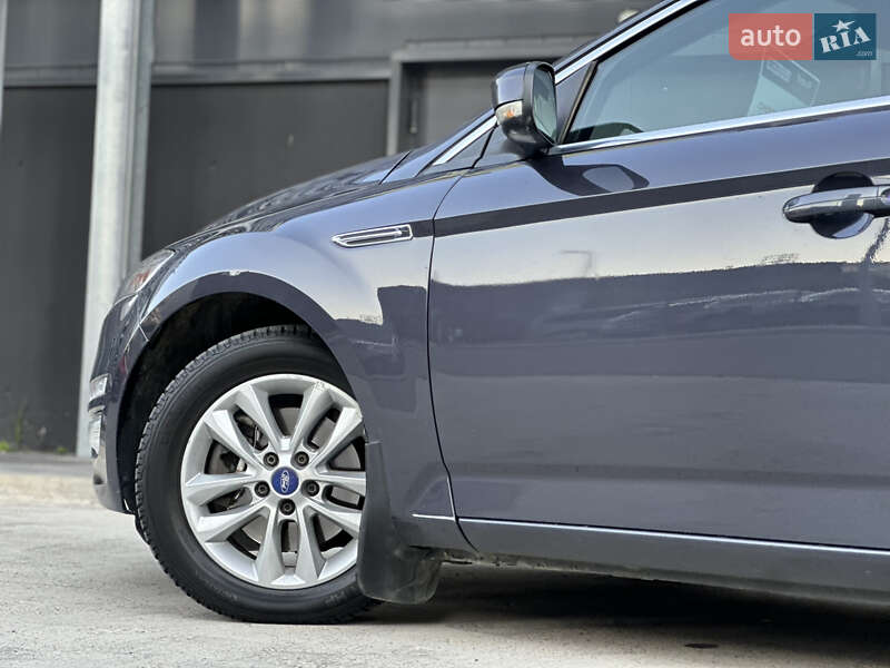 Лифтбек Ford Mondeo 2013 в Киеве