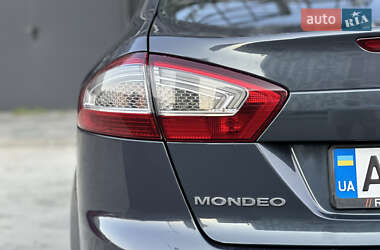 Лифтбек Ford Mondeo 2013 в 