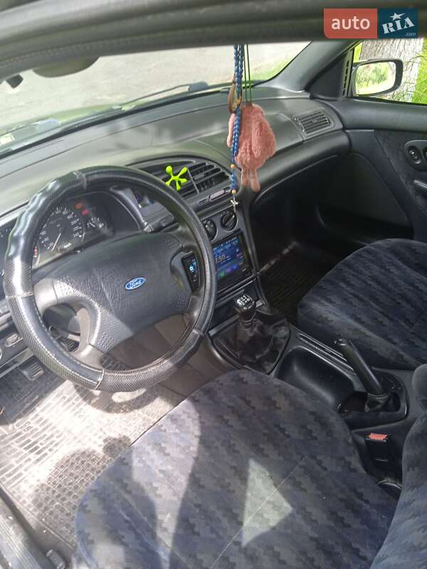 Седан Ford Mondeo 1994 в Горохове