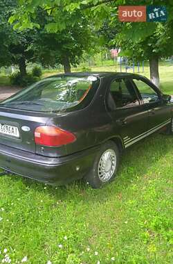 Седан Ford Mondeo 1994 в Горохове